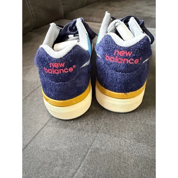 New Balance All Coasts 574 Navy Blue Yellow Suede Sneakers AM574MGN Mens 8 2E - Picture 4 of 6